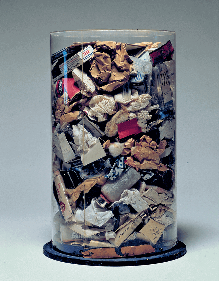 artwork with a matérials recycled for makes a responsible art 